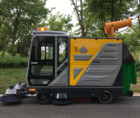 Small Road Sweeper
