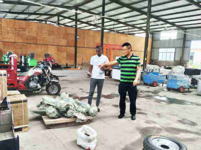 Ivorian customers visited keruide to inspect the sweeper and reached a cooperation intention on the spot