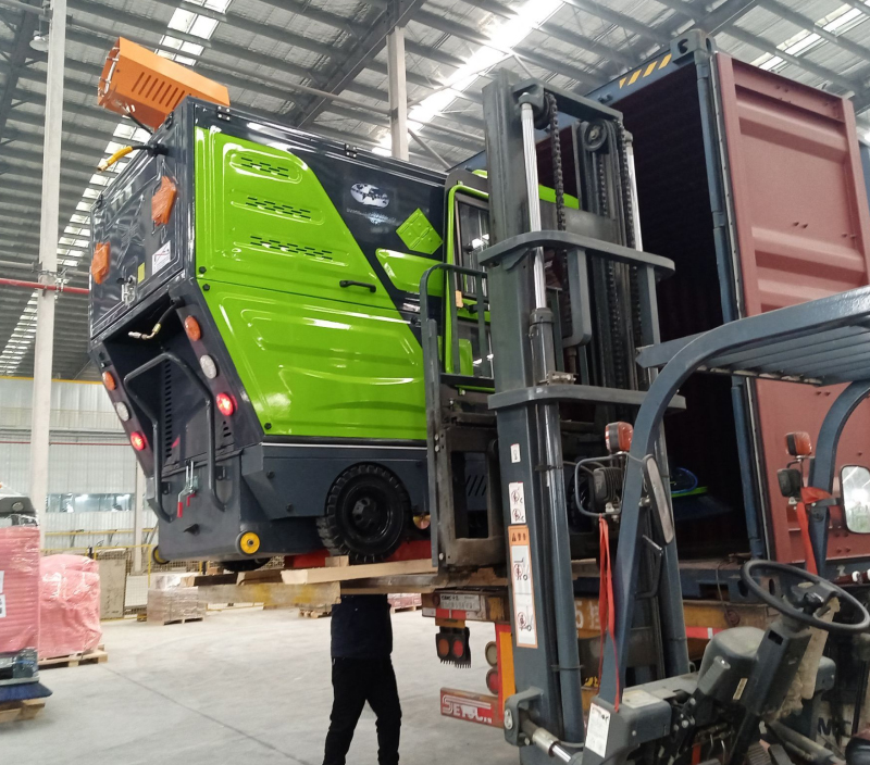 Shipment Update: Sweeper Dispatched to Mumbai, India with Full Protective Packaging