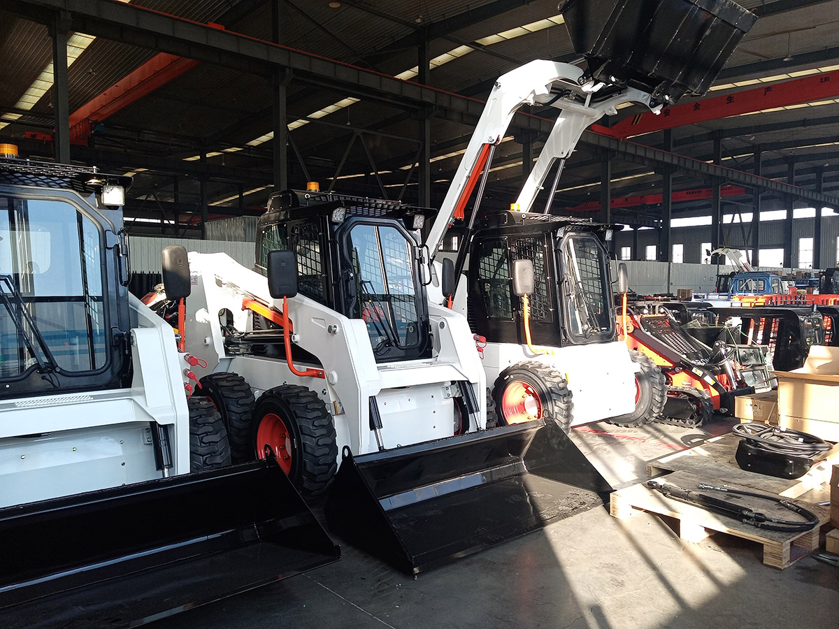 Real-World Performance Test During Italian Customer Visit: Conquering a 2-Meter Deep Pit and 45° Slope with Ease